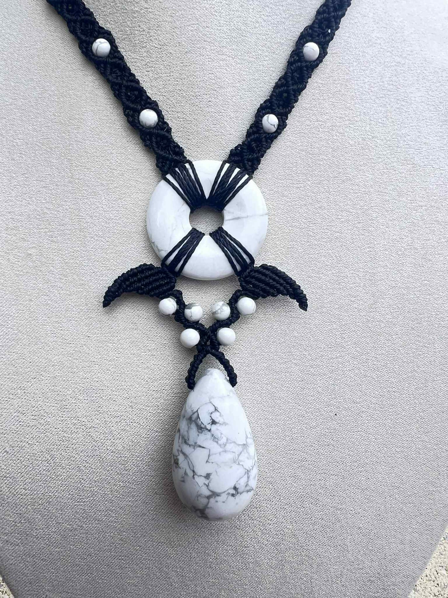 Collier - Howlite blanche