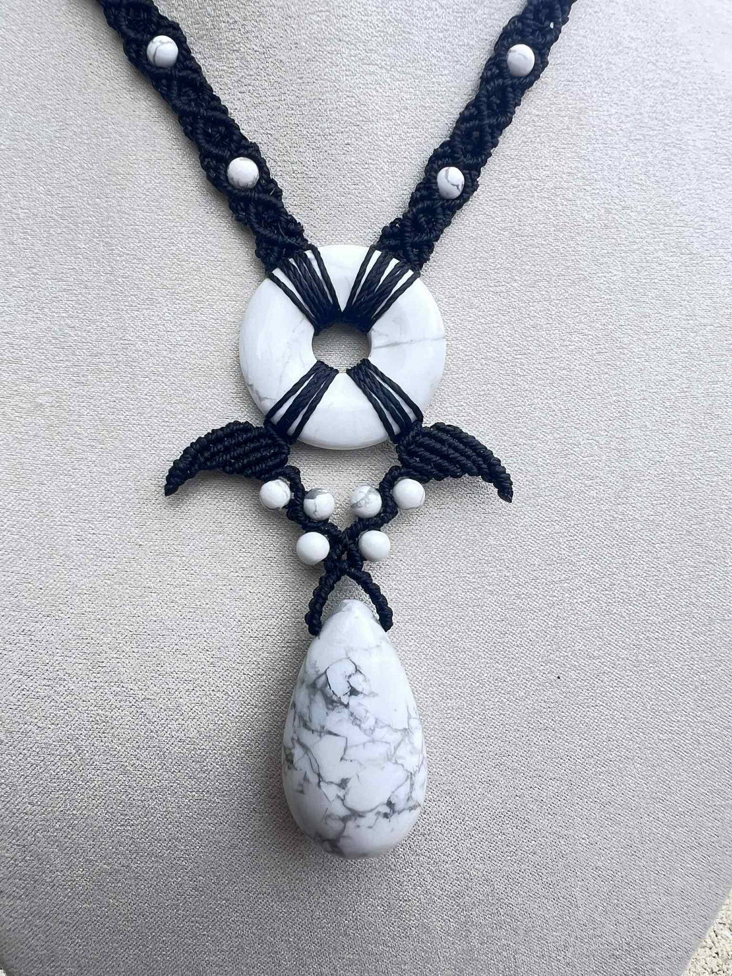 Collier - Howlite blanche