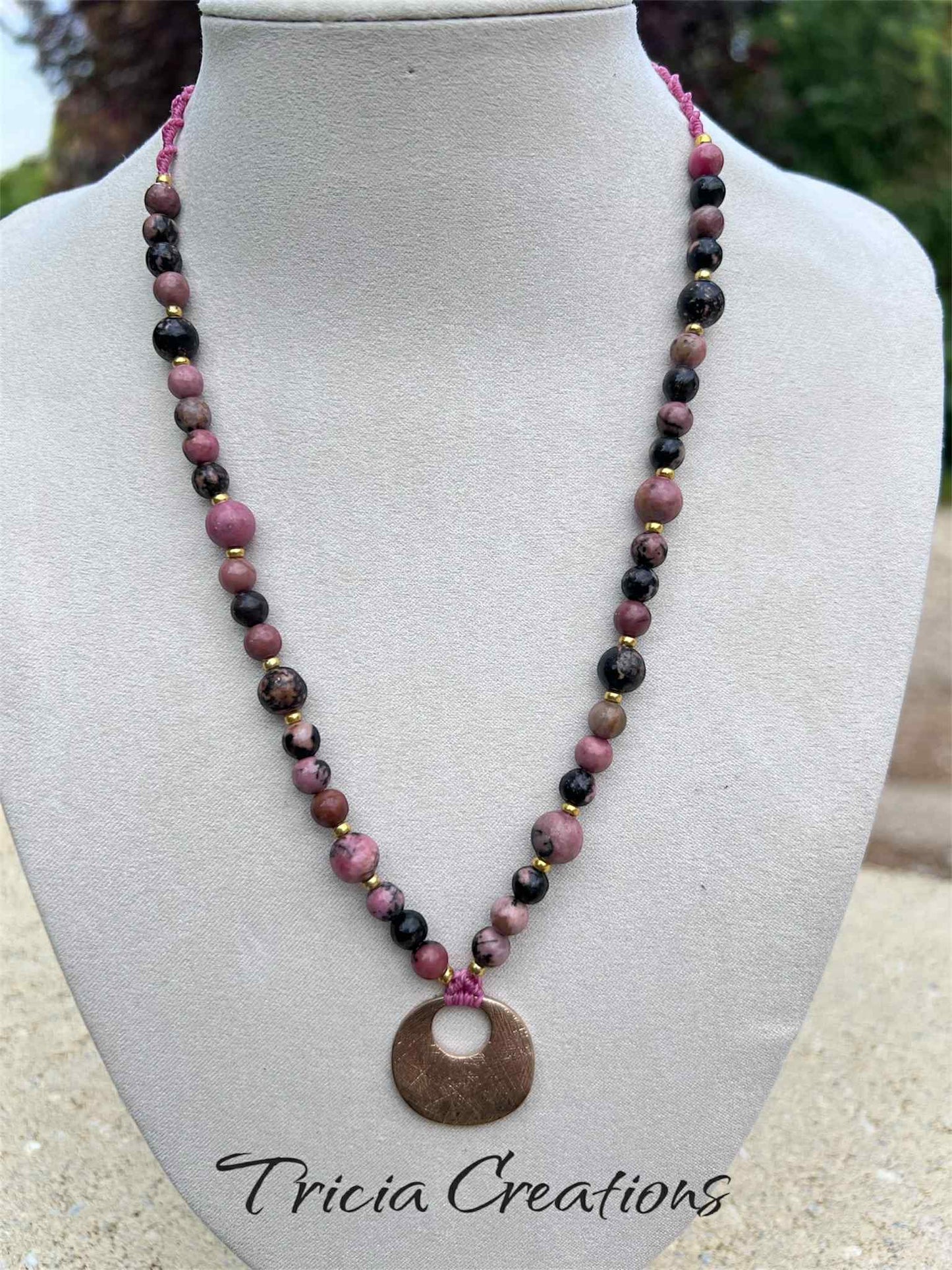 Collier Rhodonite noir