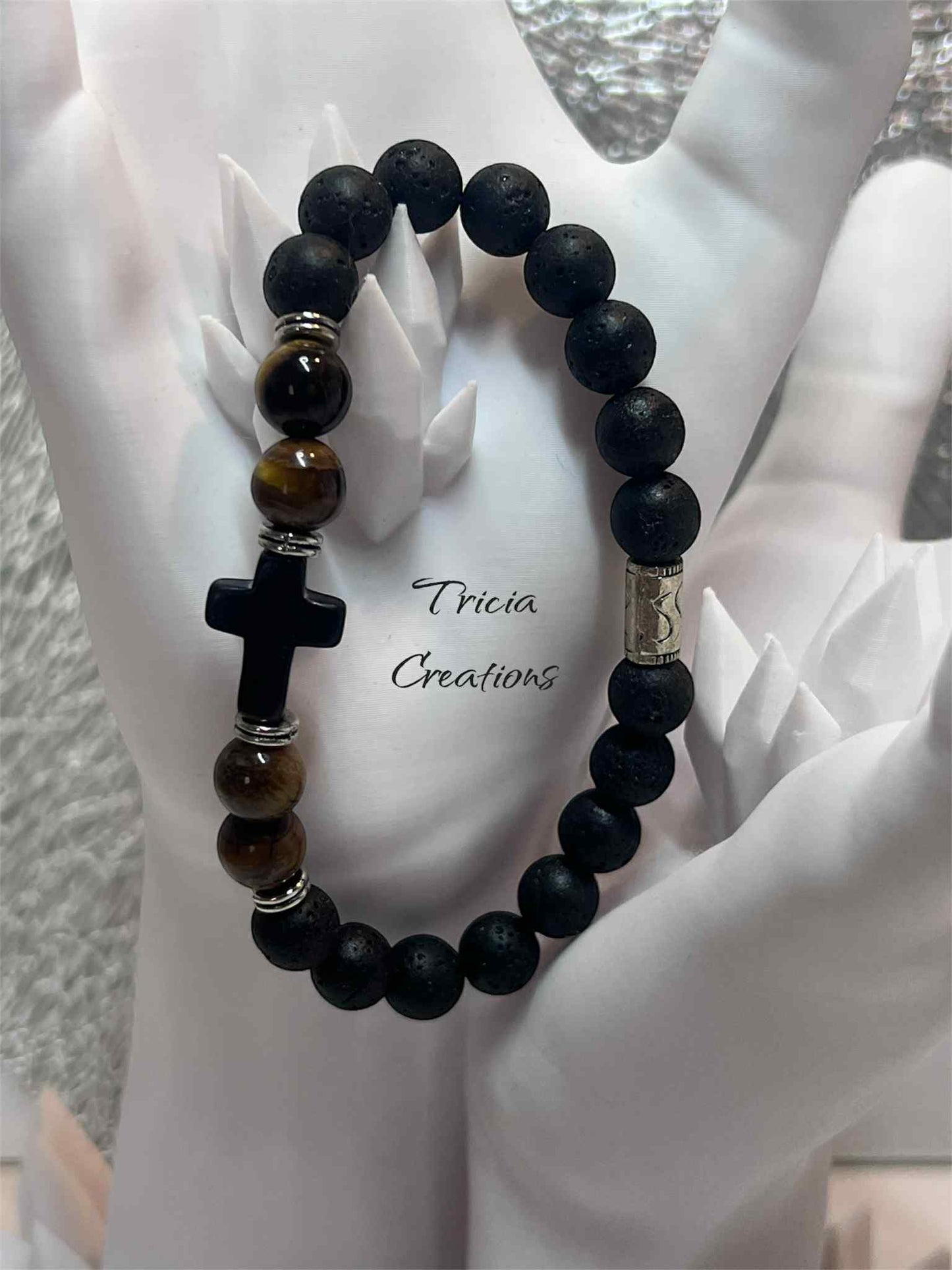 Bracelet : Pierre de lave et Oeil de tigre avec croix