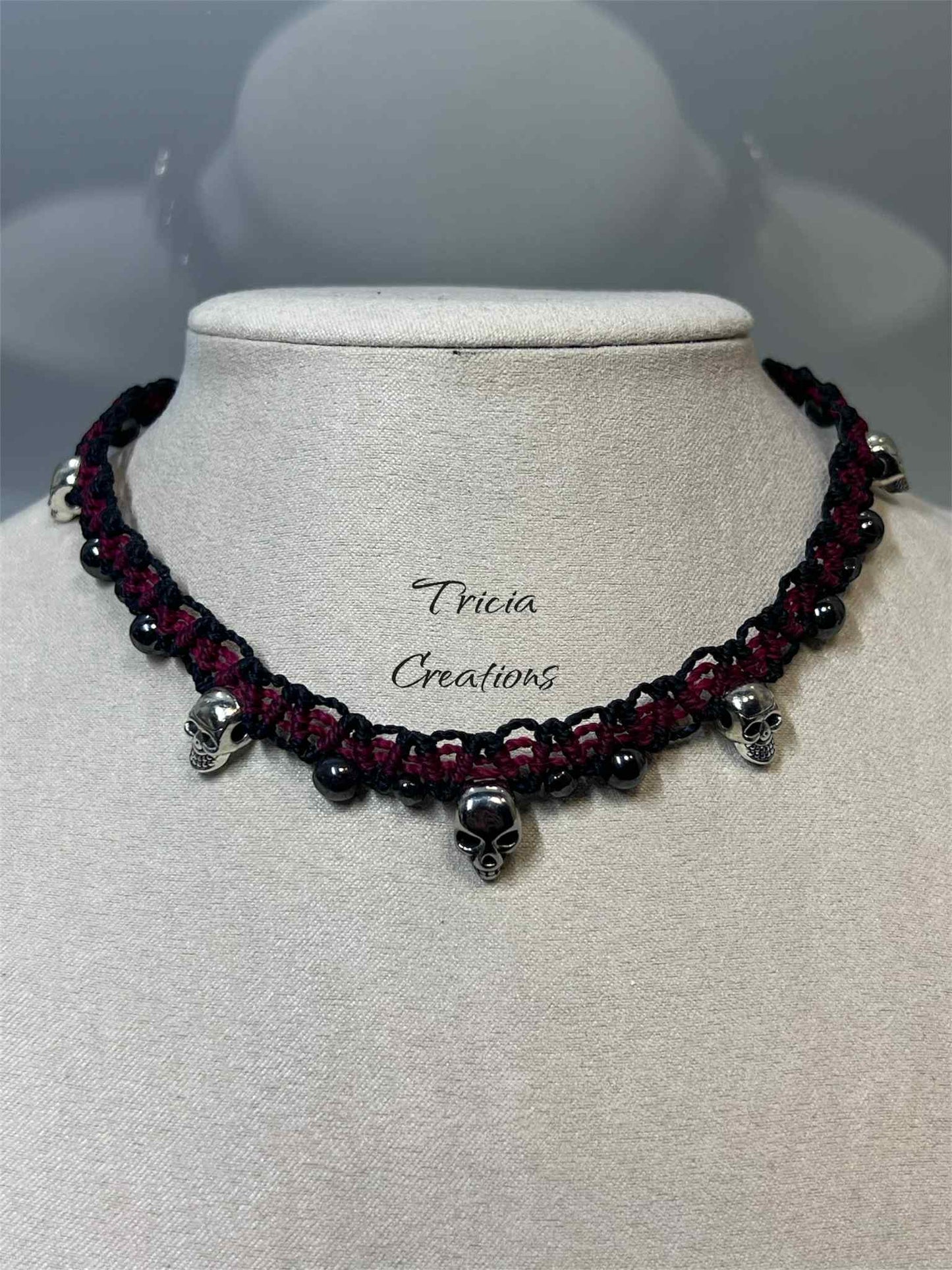 Collier tête de mort : Hématite