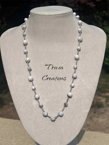 Collier Howlite